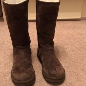 100% AUTHENTIC Brown UGGS with side zipper